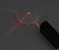 小型光学用水そう TS-LSR　光源を取り外して実験