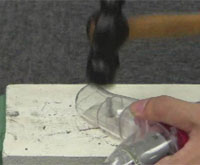 手回し発電機「発電くん」～本体は耐久性の高いポリカーボネート製～